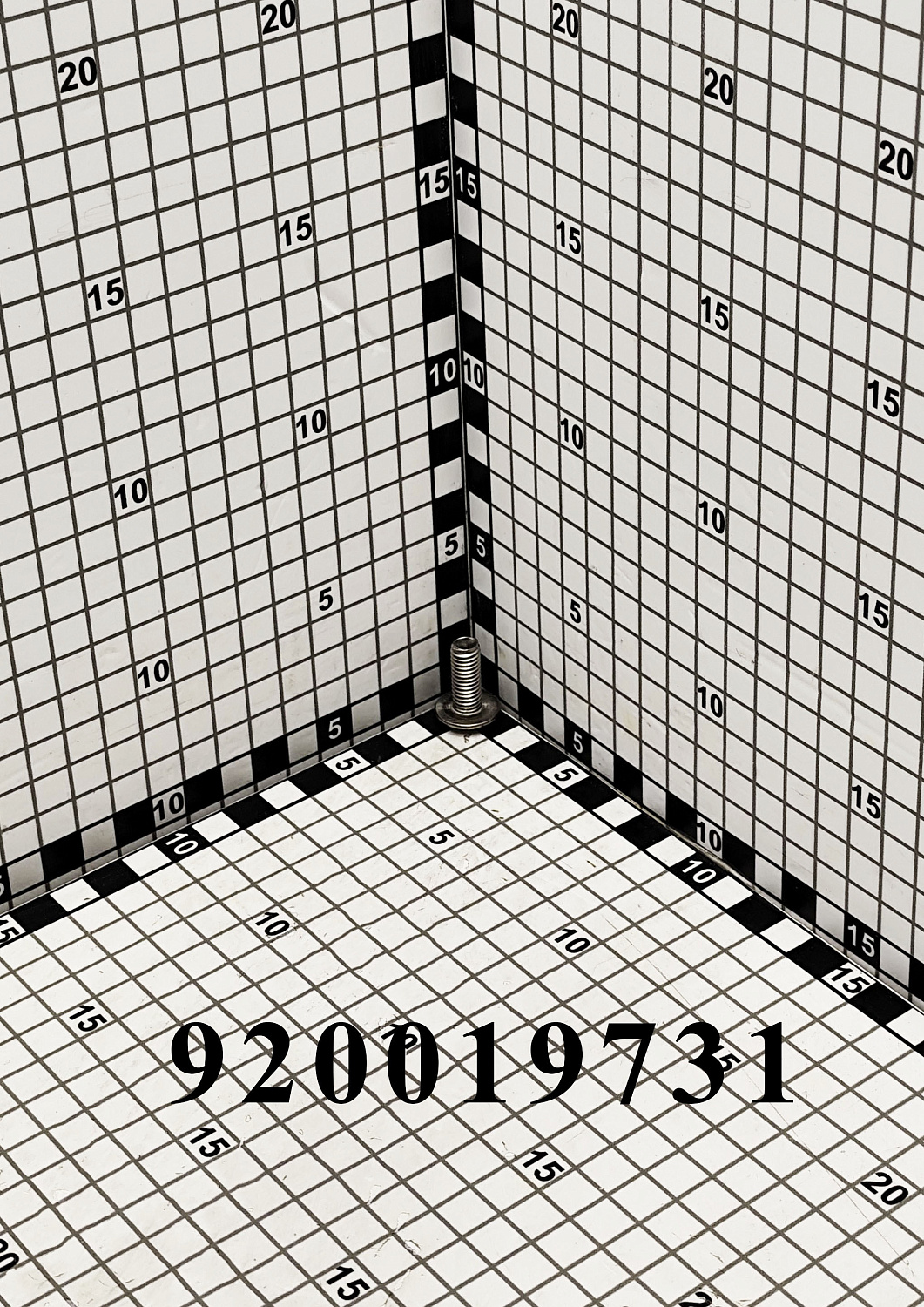 Болт 920019731 CNHi