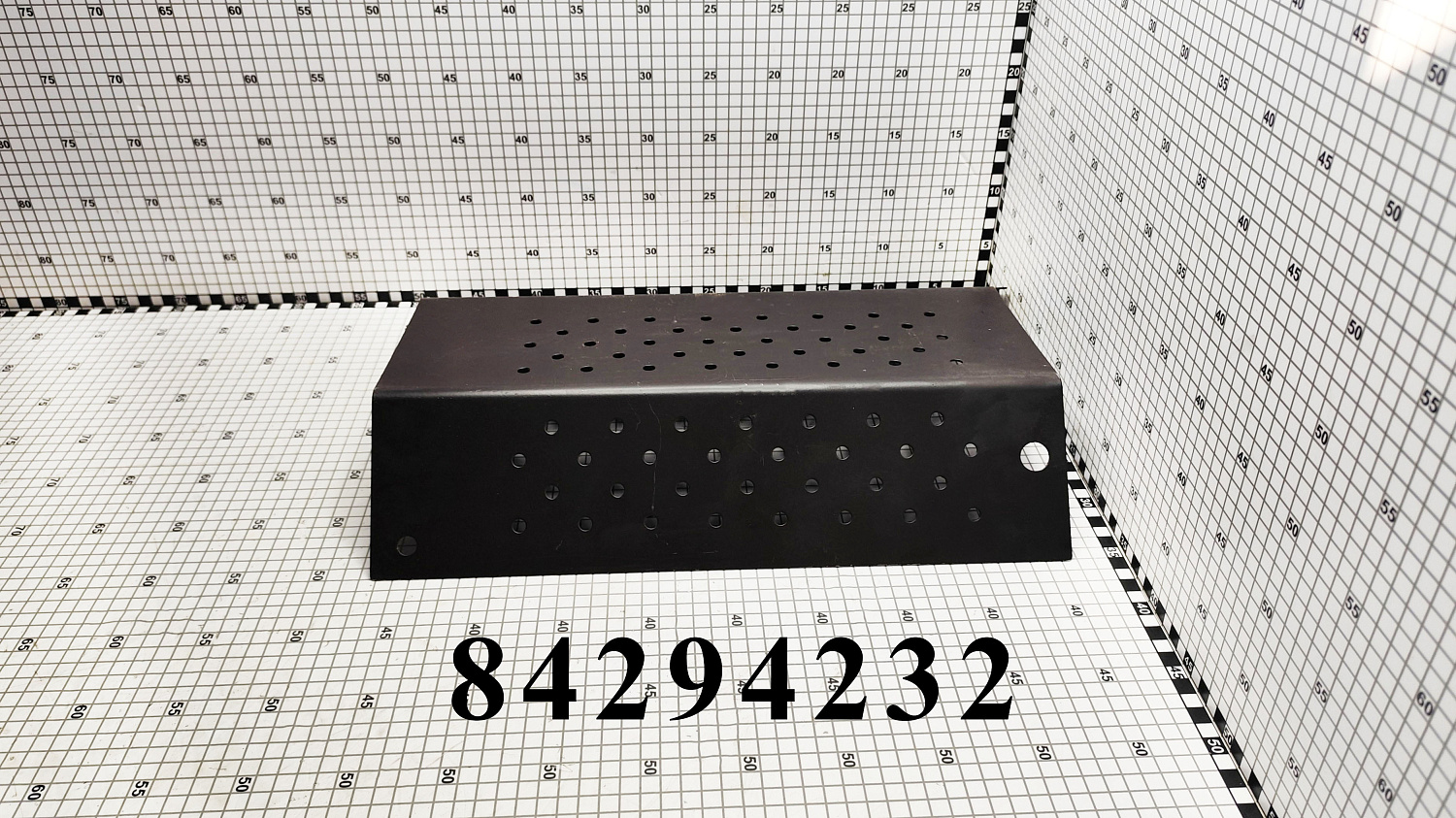 Теплозащитный экран 84294232 CNHi