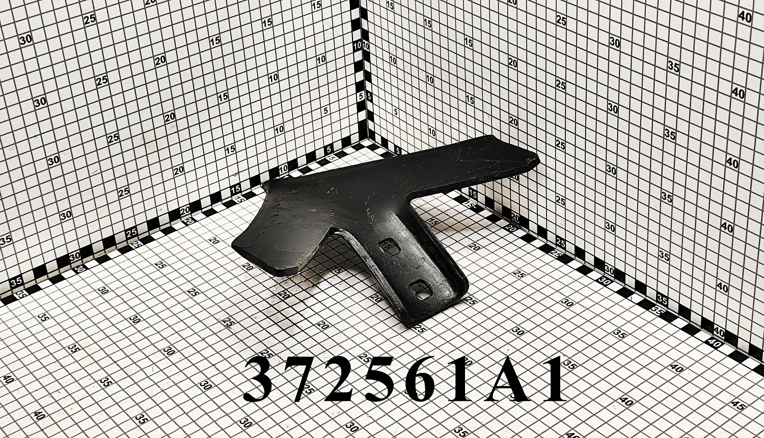 Лапа 372561A1 CNHi