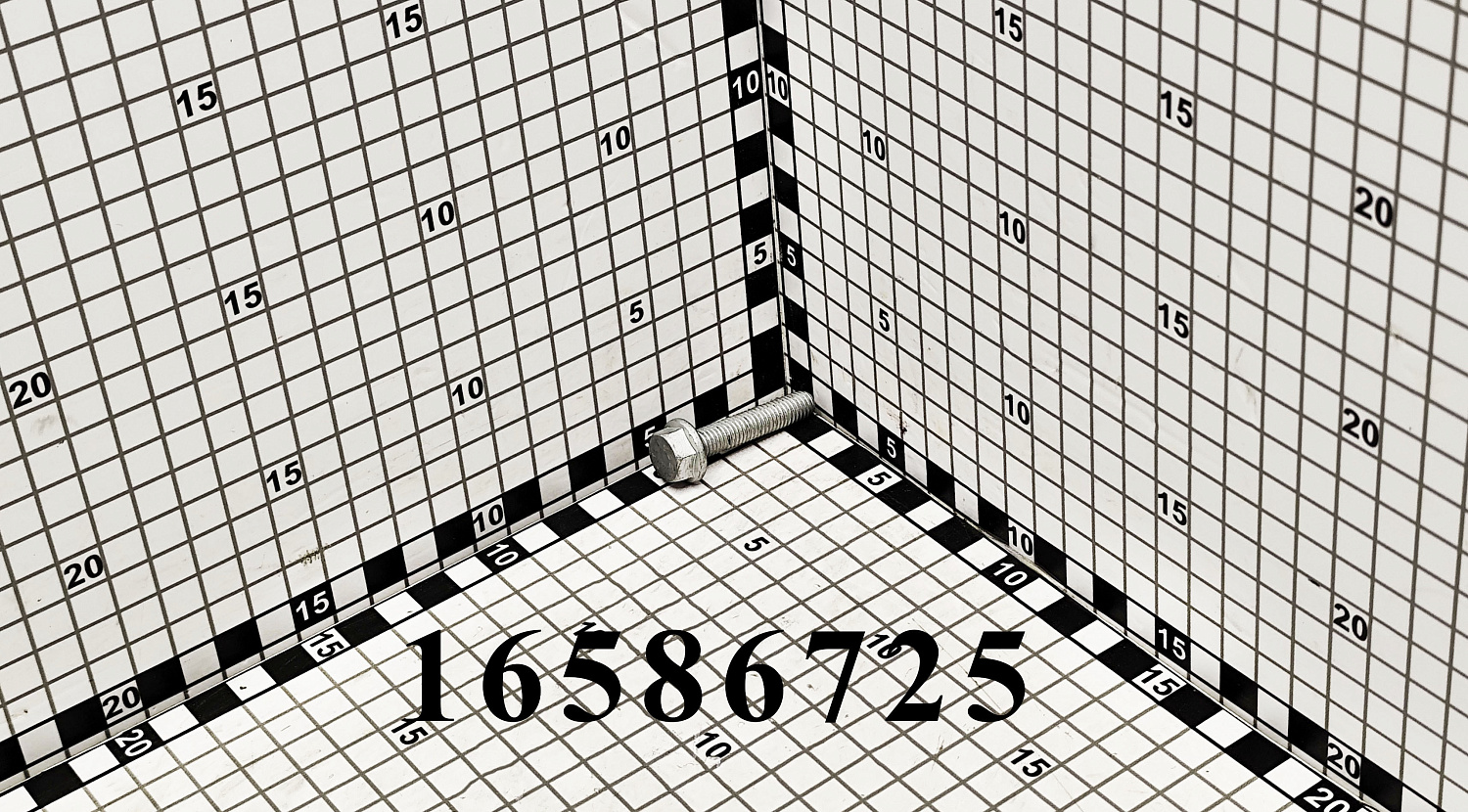 Винт 16586725 CNHi