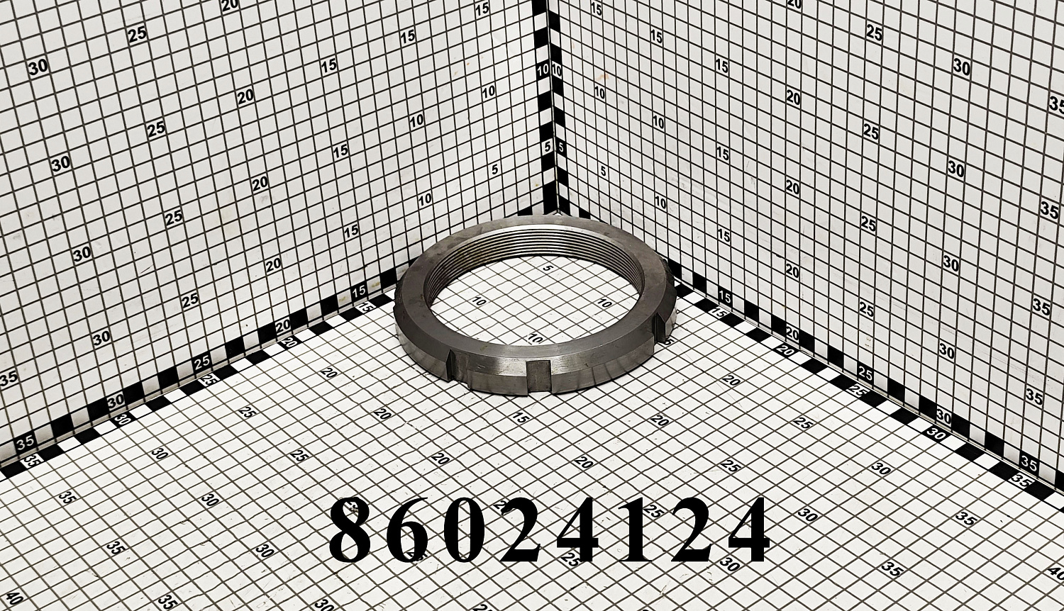 Гайка 86024124 CNHi