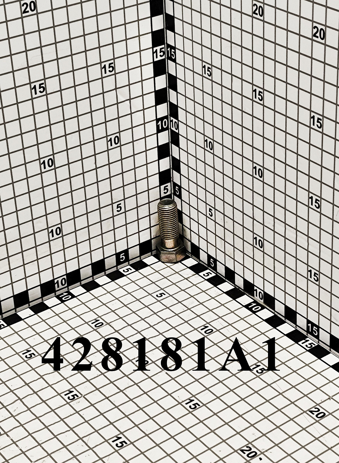Болт 428181A1 CNHi