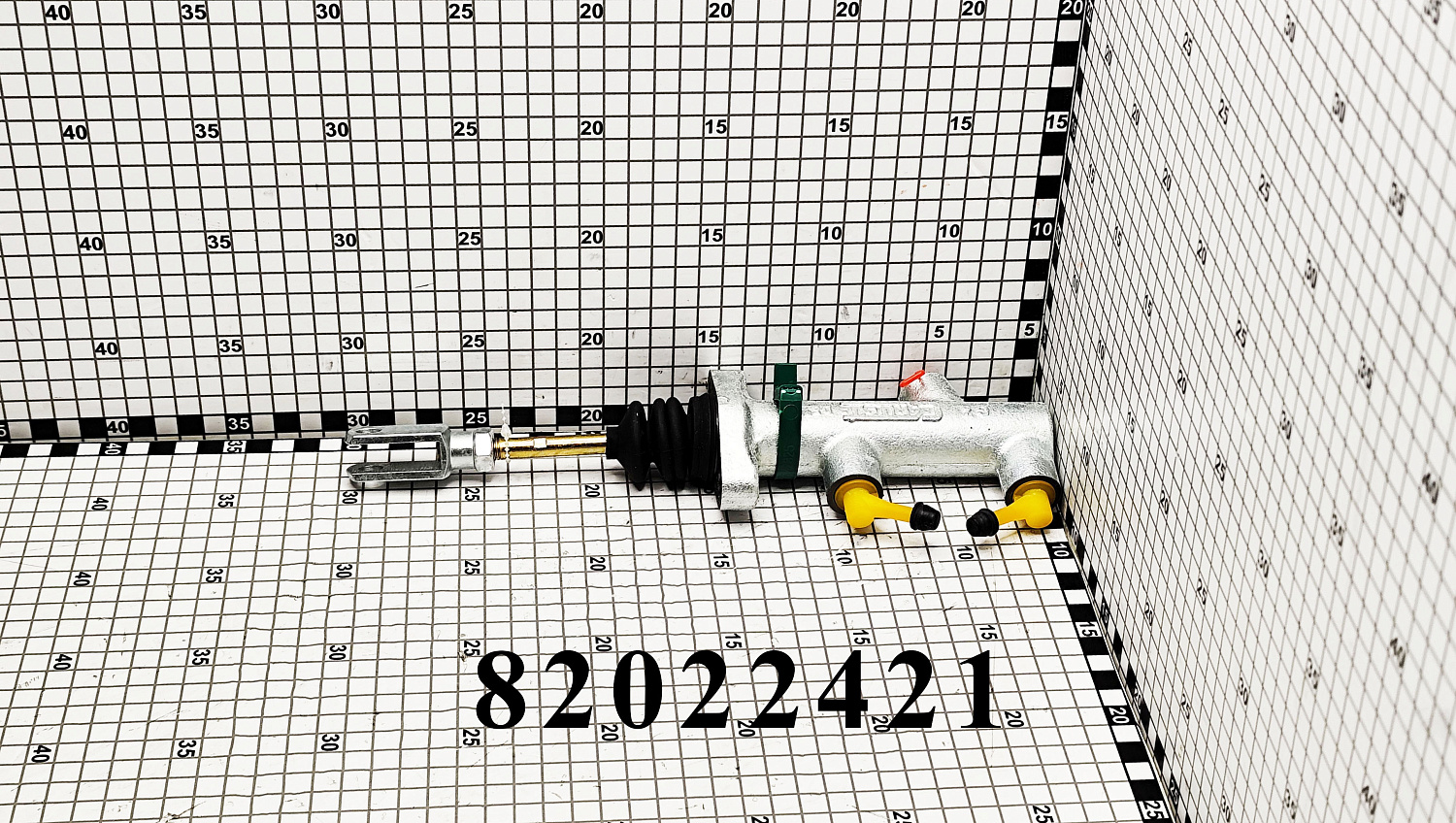 Цилиндр 82022421 CNHi