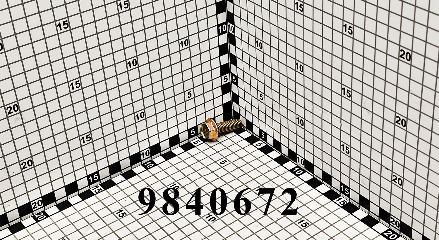 Болт 9840672 CNHi