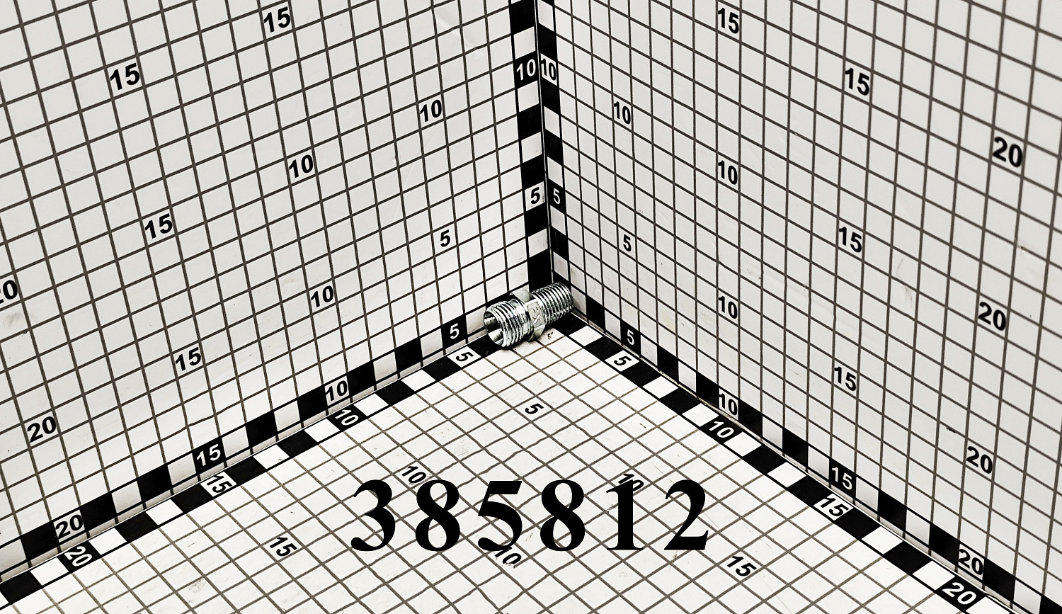 Штуцер 385812 CNHi