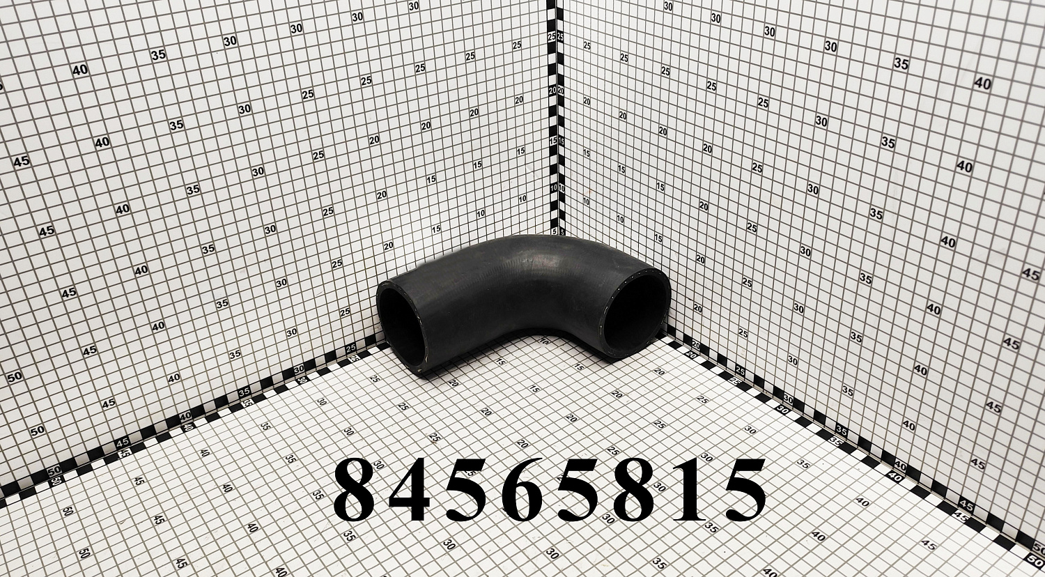 Патрубок 84565815 CNHi
