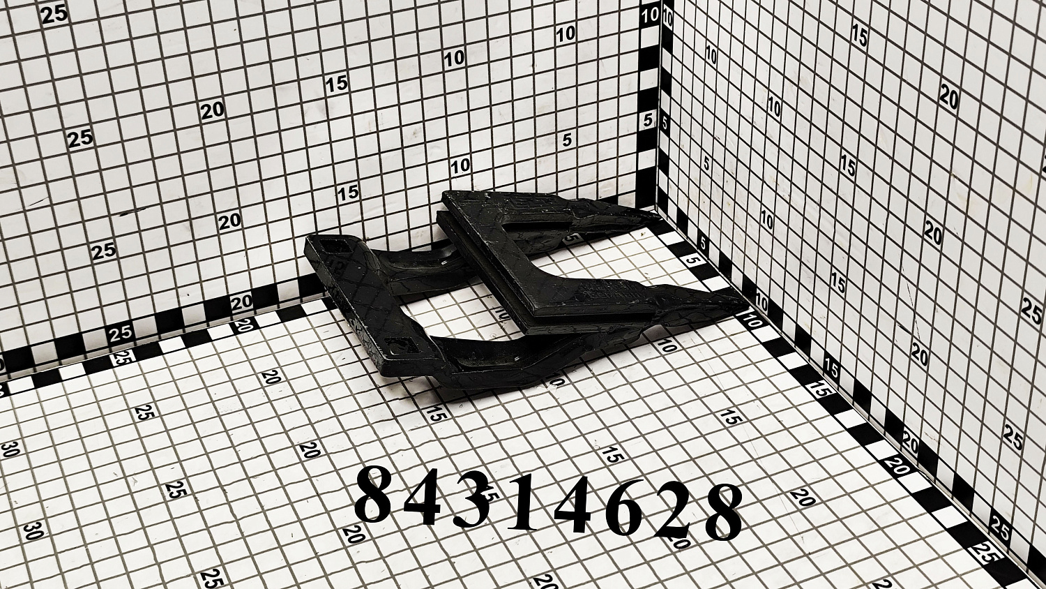 Палец 84314628 CNHi