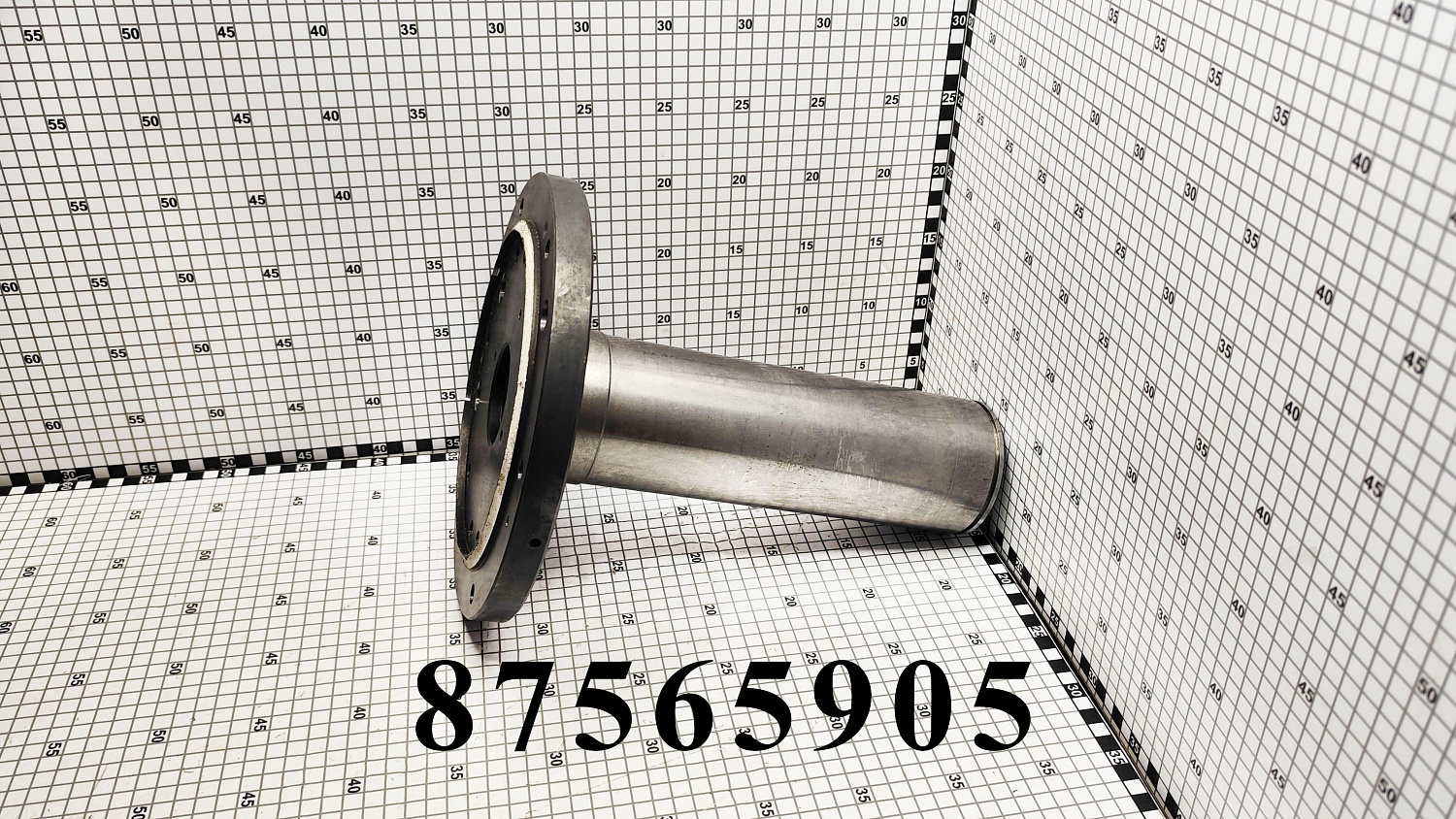Ступица с валом 87565905 CNHi