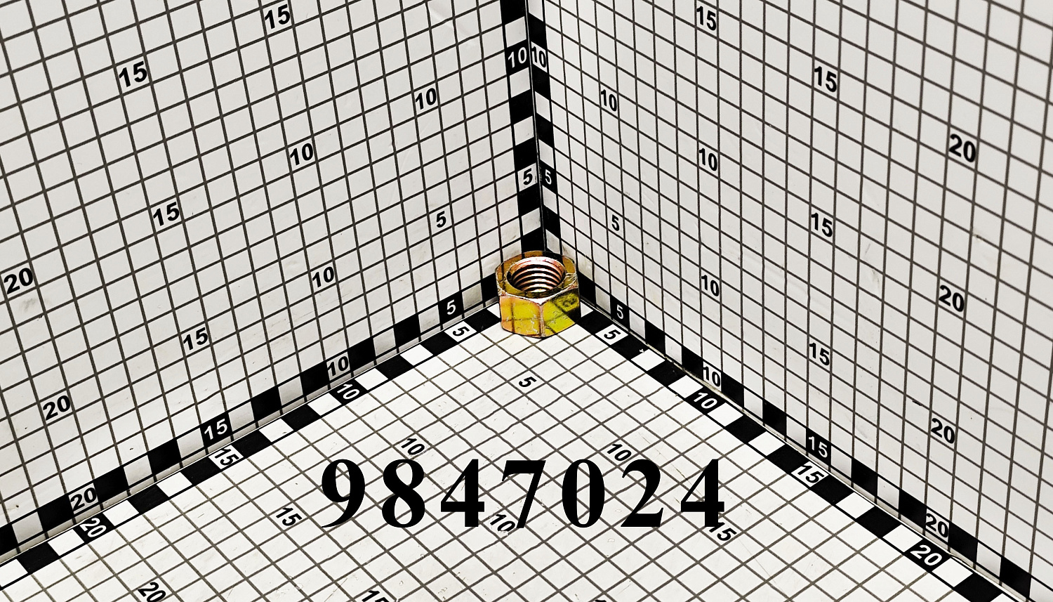 Гайка 9847024 CNHi