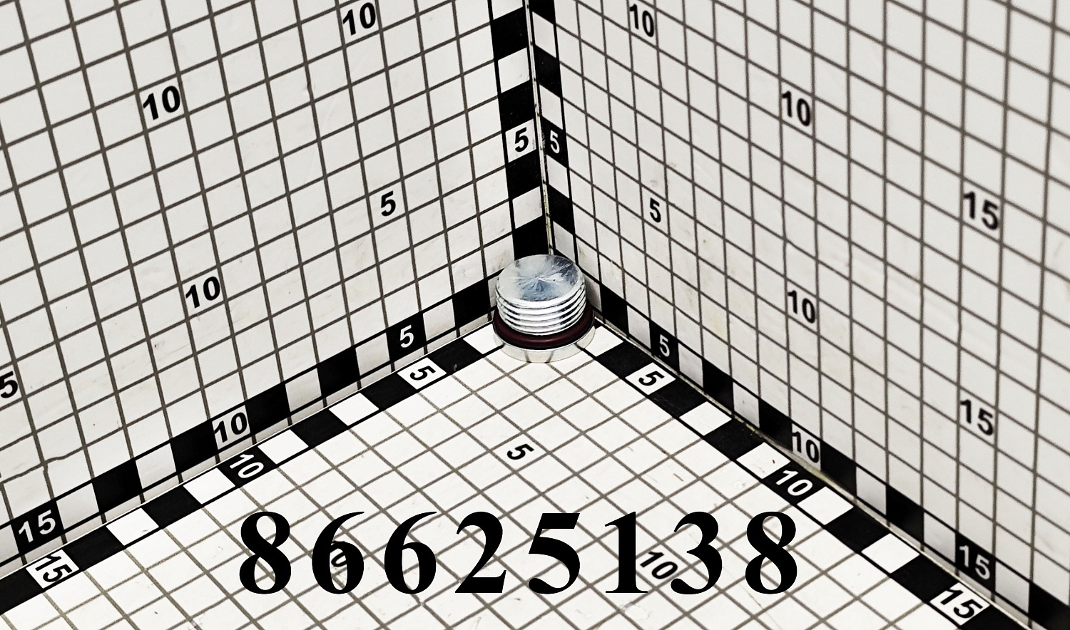 Пробка 86625138 CNHi