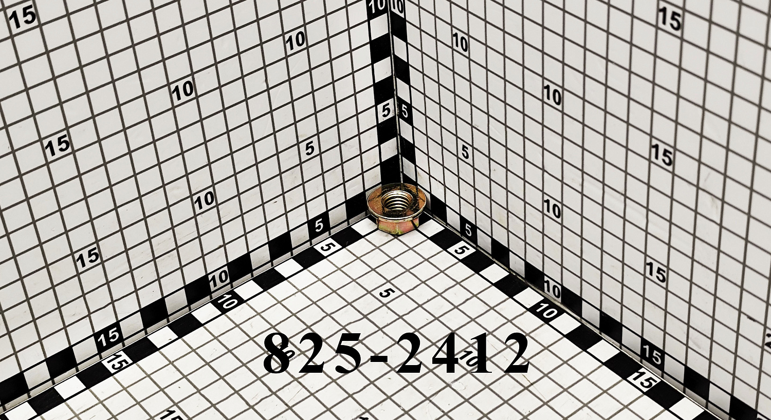 Гайка 825-2412 CNHi