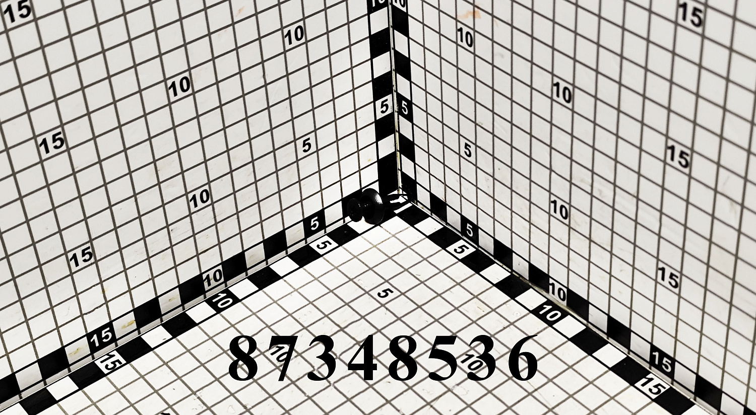 Винт 87348536 CNHi
