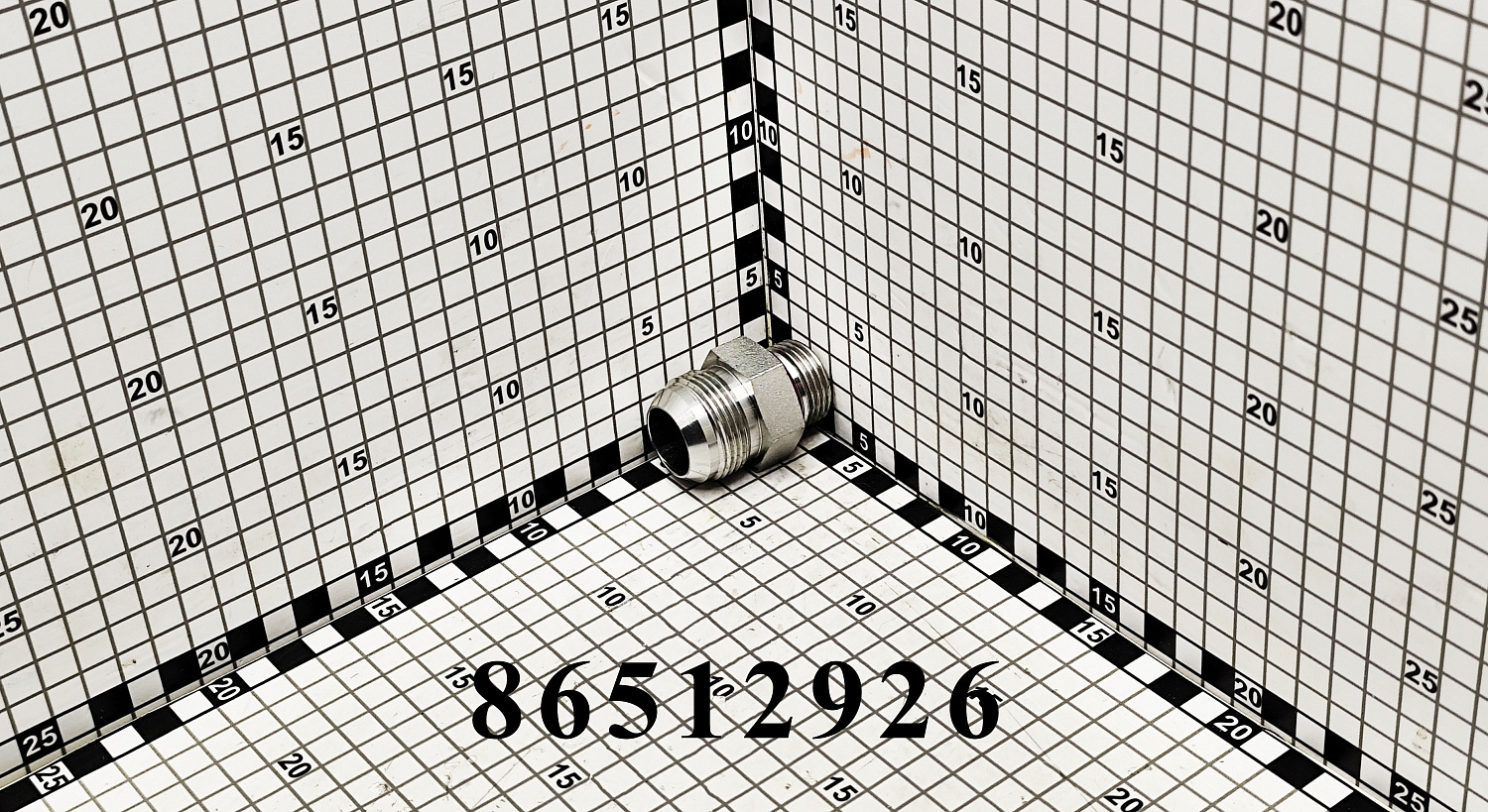 Штуцер 86512926 CNHi
