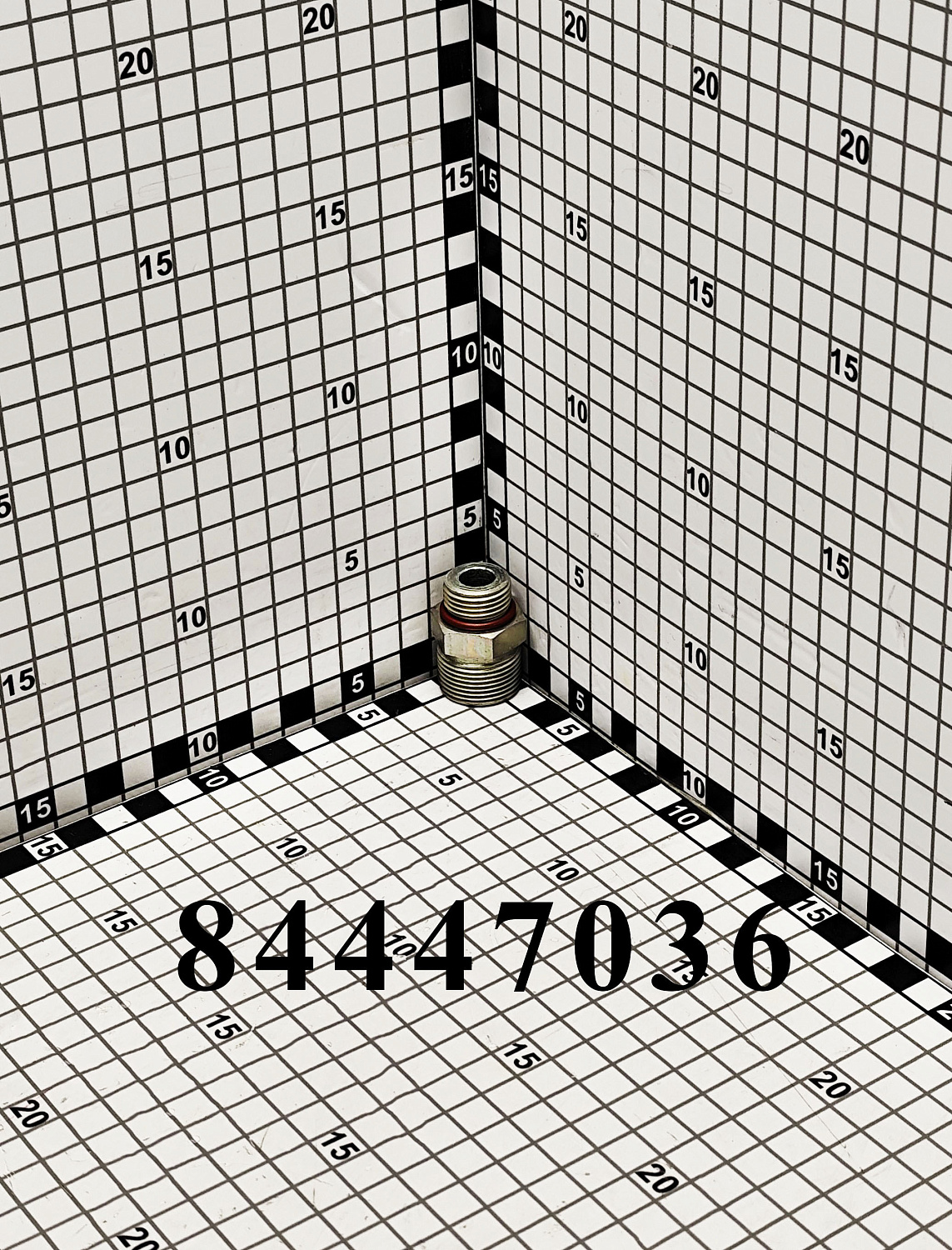 Штуцер 84447036 CNHi