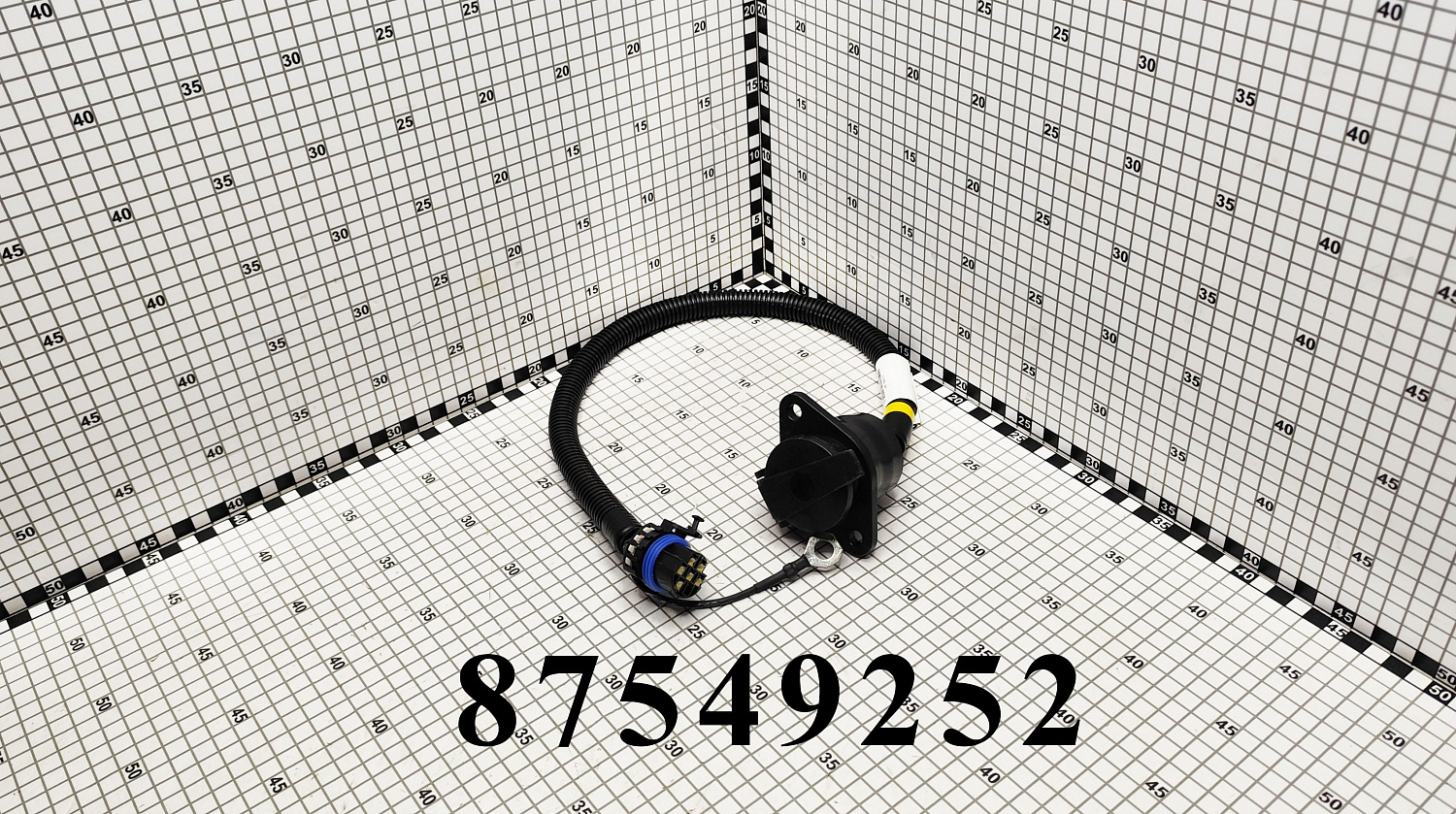 Разъем 87549252 CNHi
