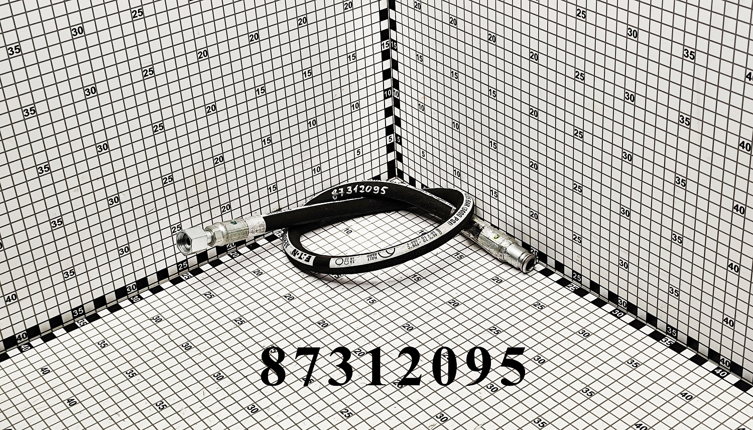 Шланг 87312095 CNHi