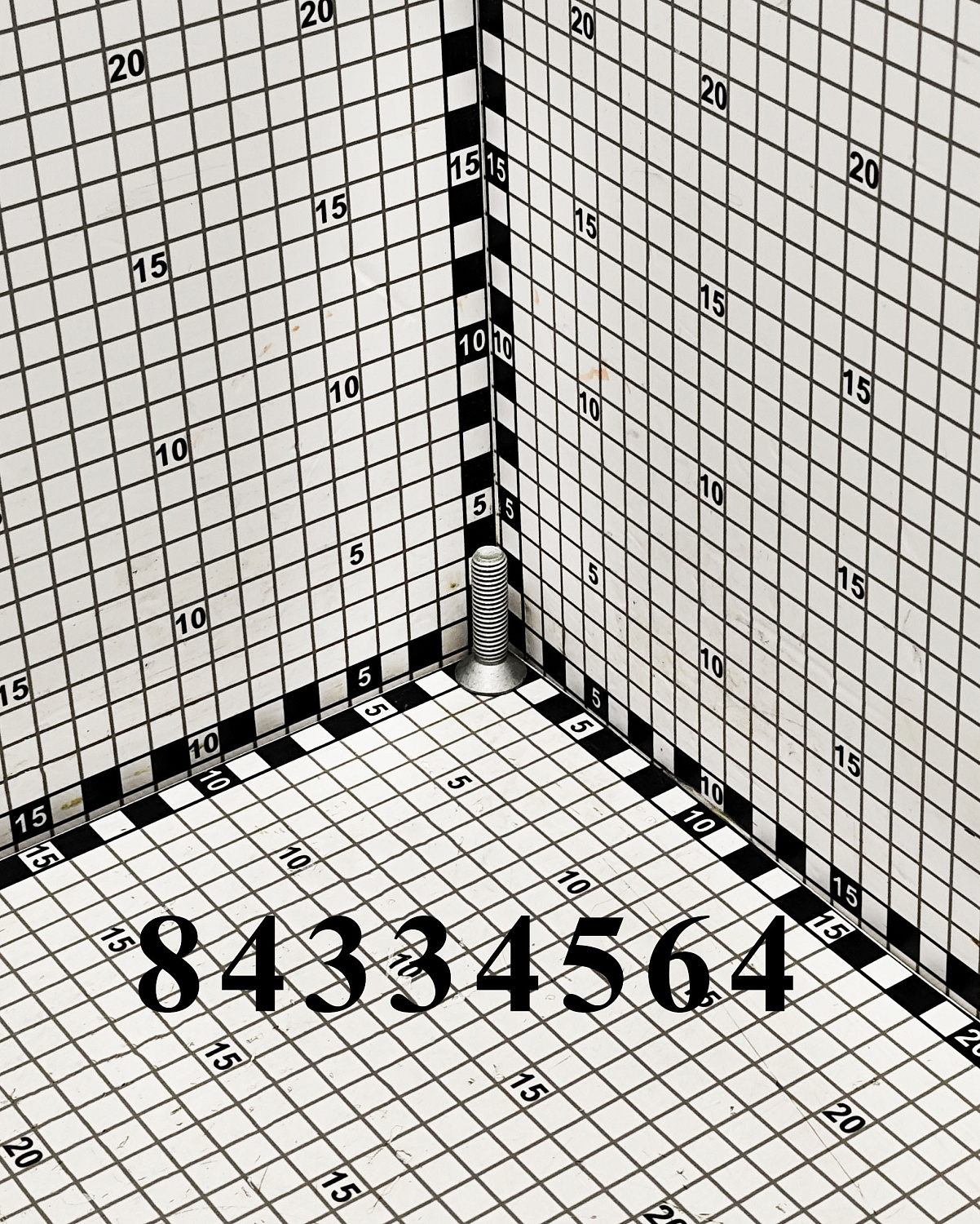 Болт 84334564 CNHi