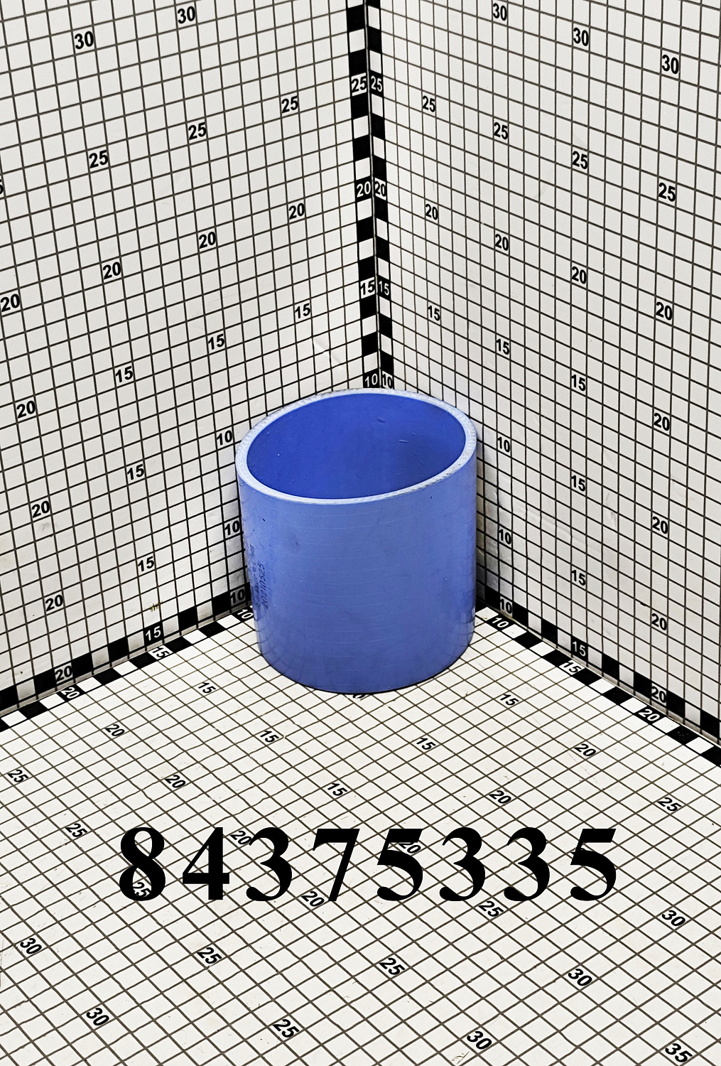 Патрубок 84375335 CNHi