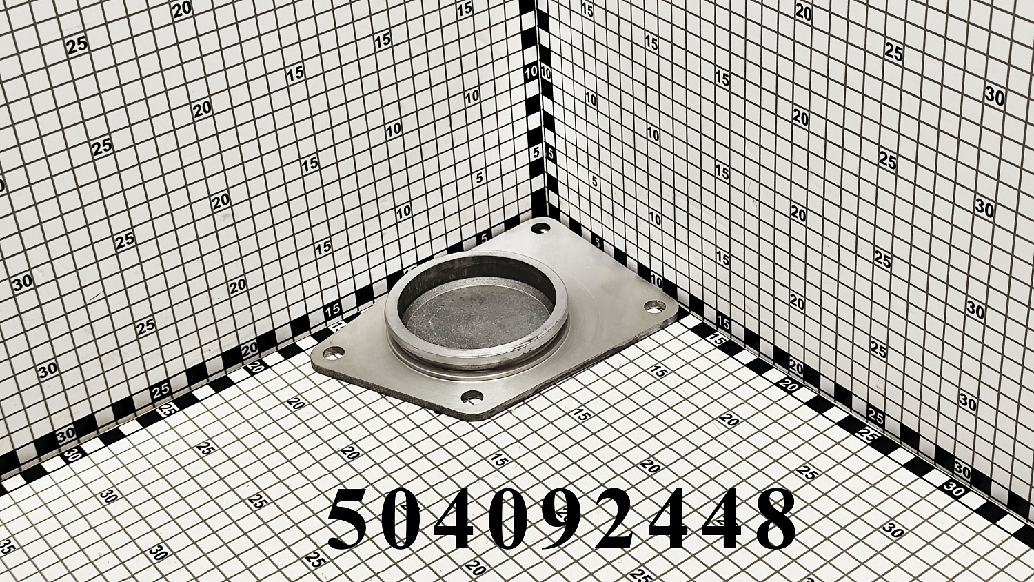 Крышка 504092448 CNHi
