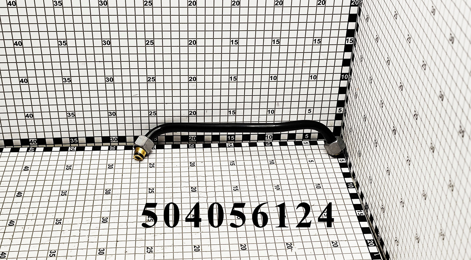 Трубка 504056124 CNHi
