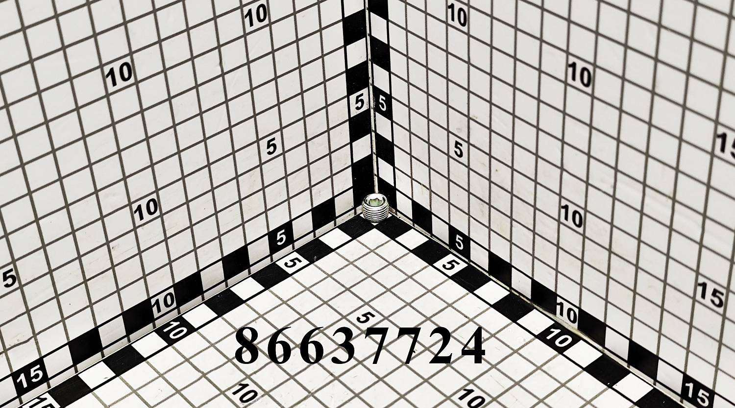 Фиксатор 86637724 CNHi
