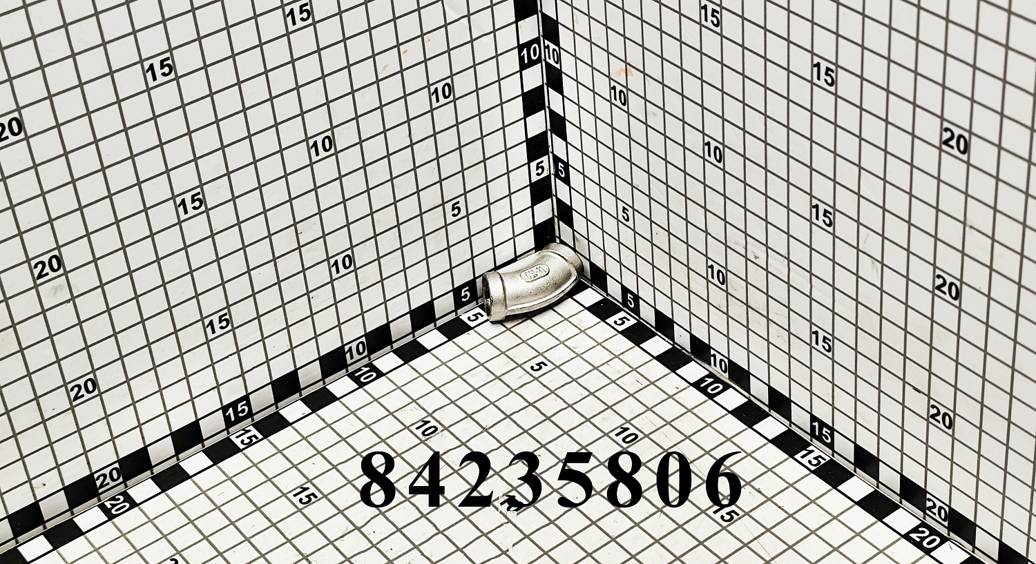 Трубка 84235806 CNHi