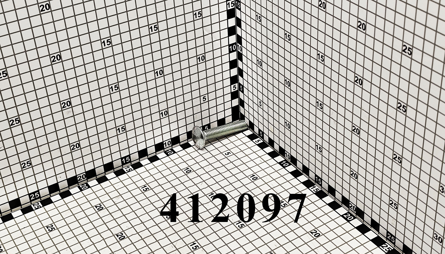Болт 412097 CNHi
