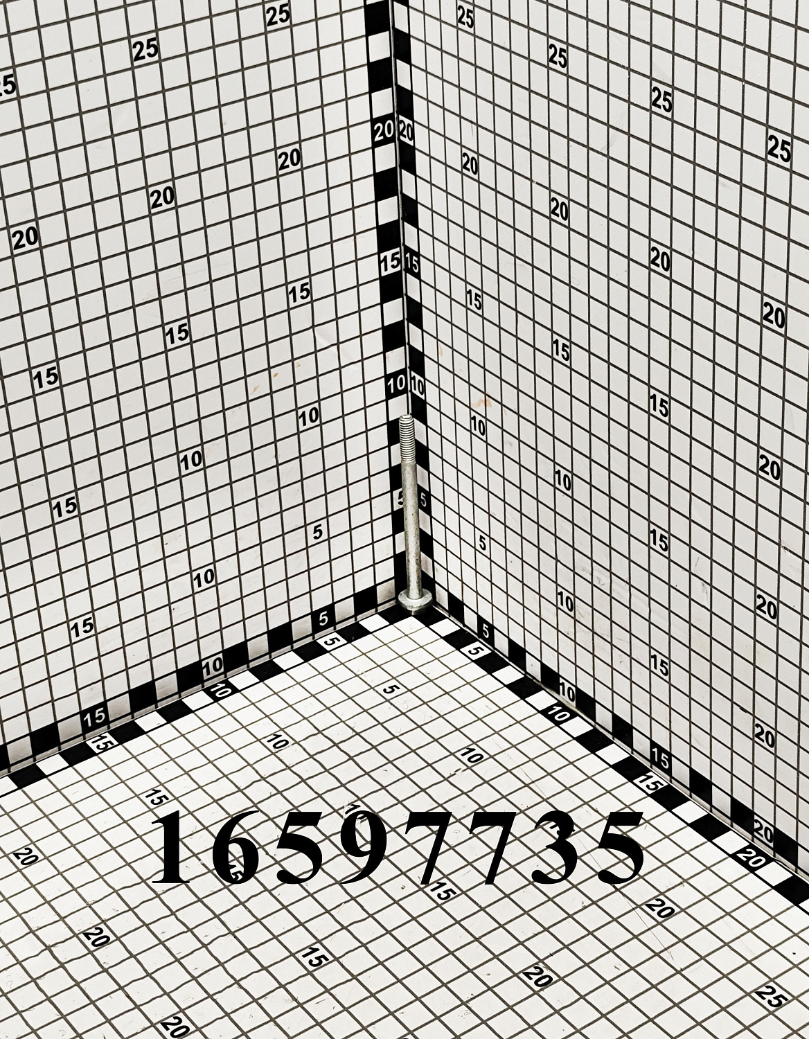 Винт 16597735 CNHi