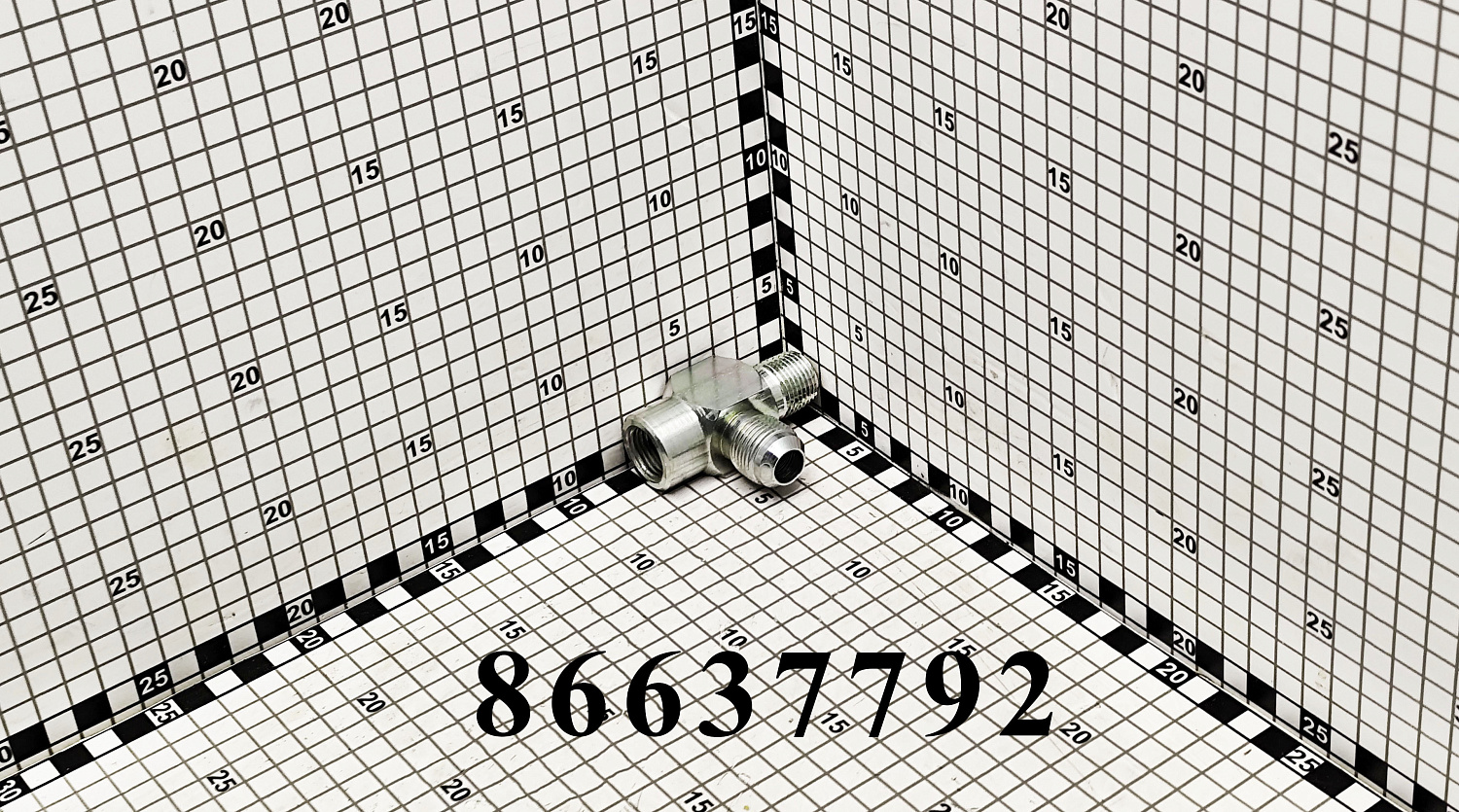 Фитинг 86637792 CNHi