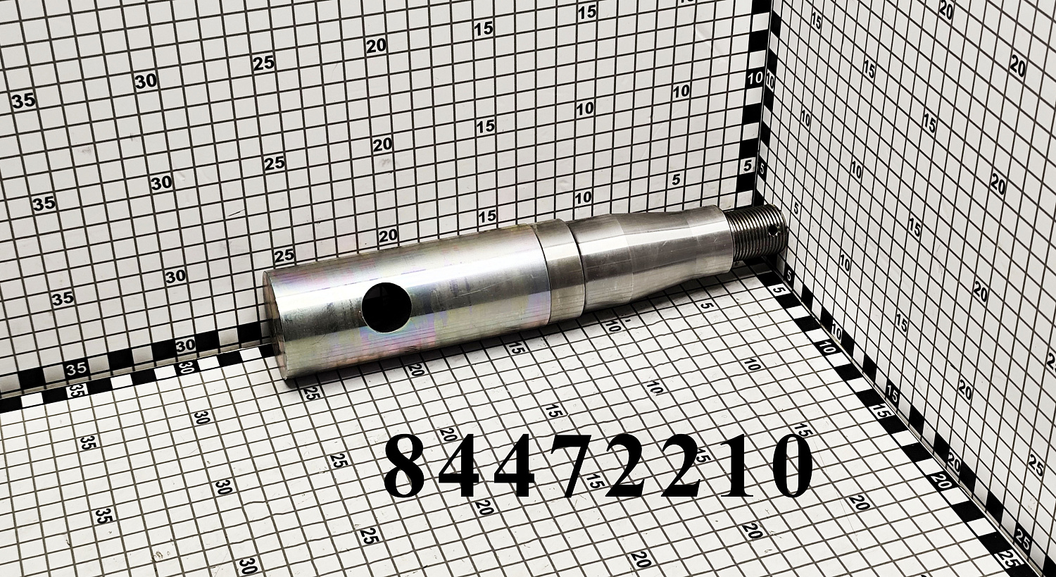 Вал ступицы колеса 84472210 CNHi