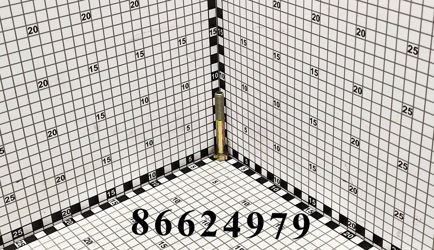 Болт срезной 86624979 CNHi
