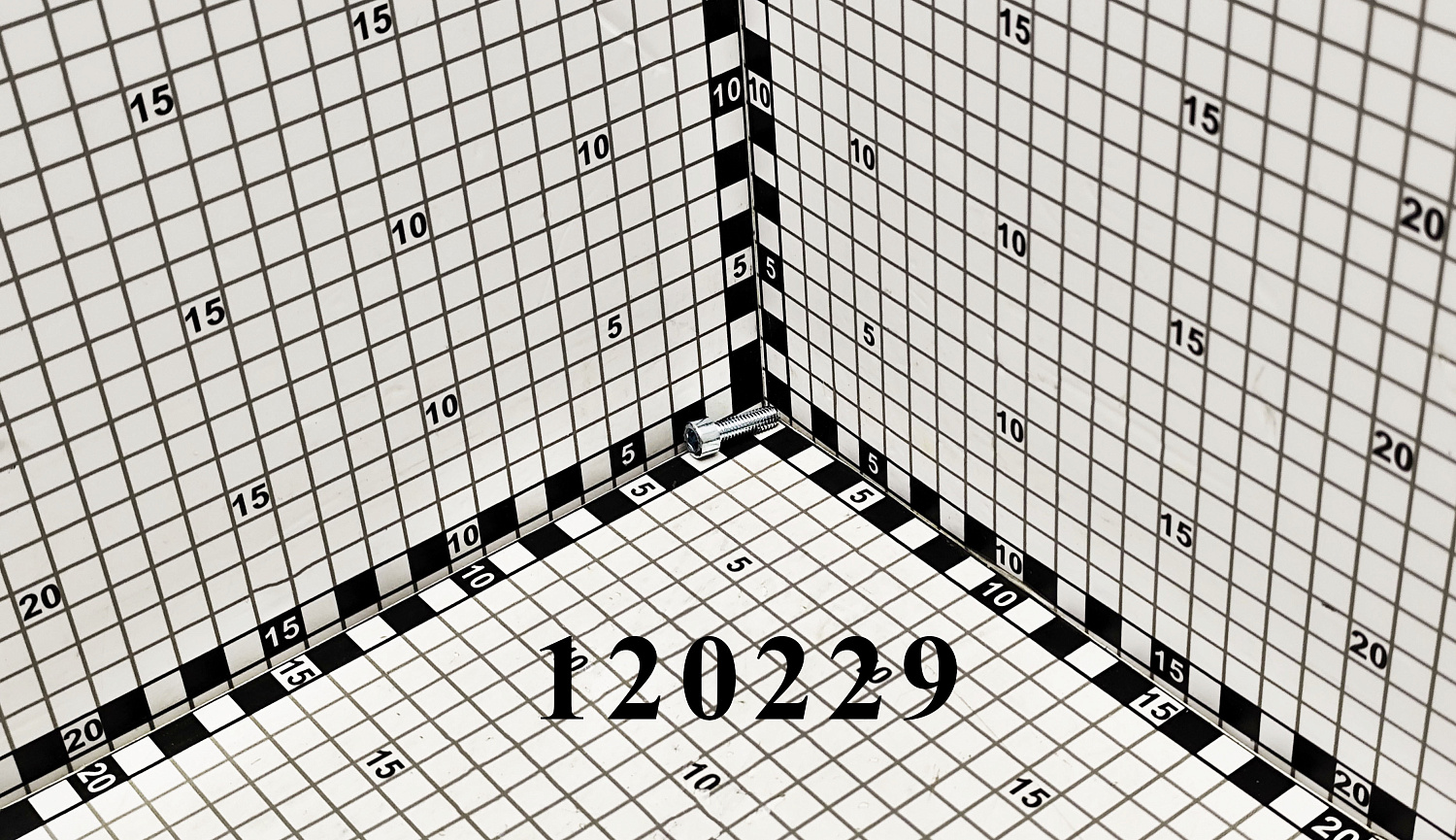 Винт 120229 CNHi