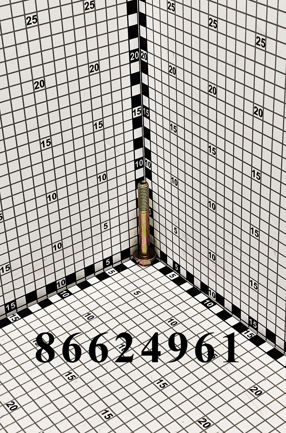 Болт 86624961 CNHi