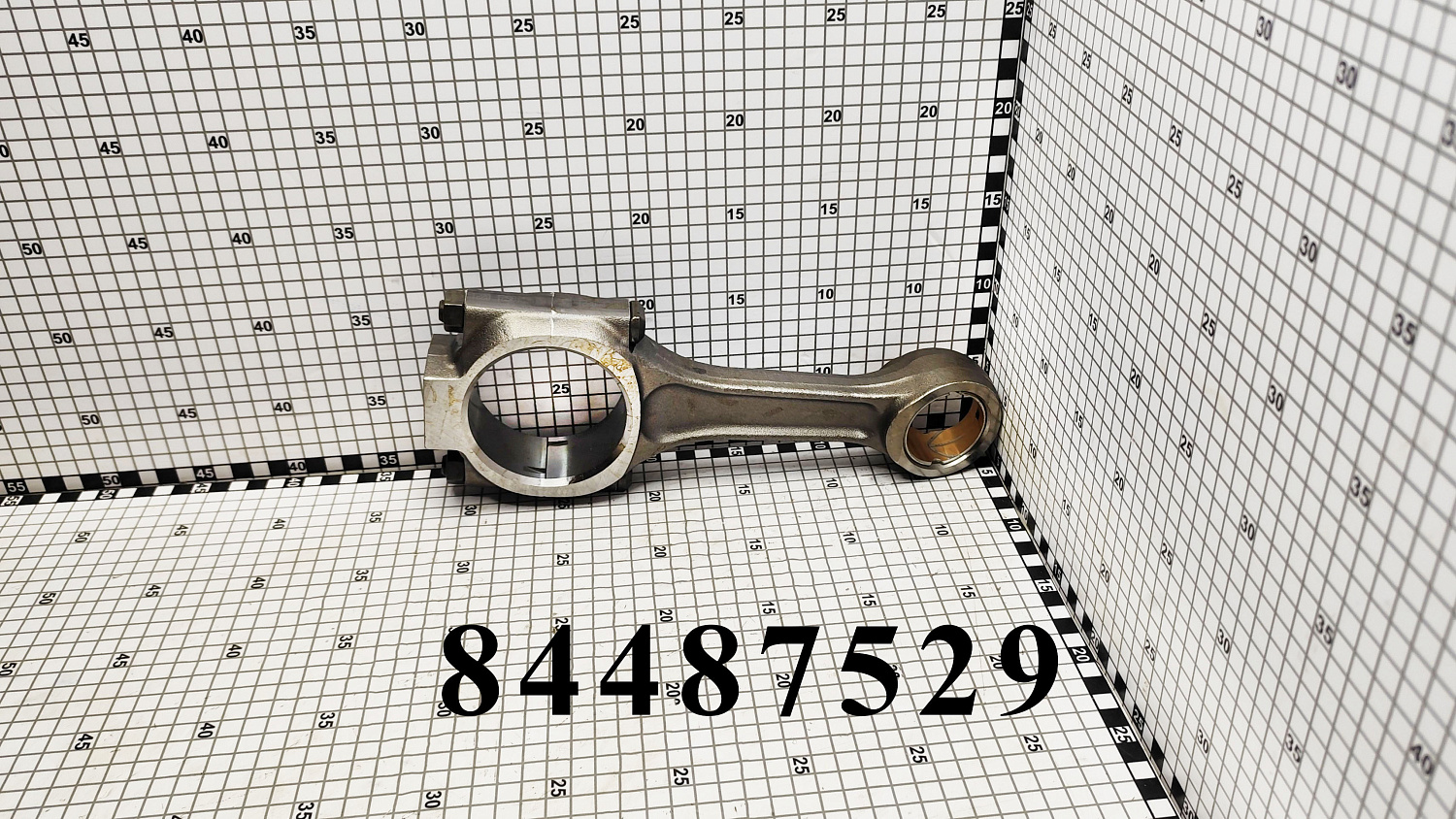 Шатун 84487529 CNHi