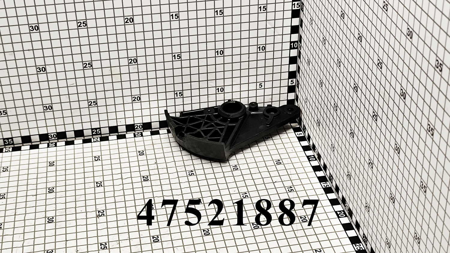 Тяга 47521887 CNHi