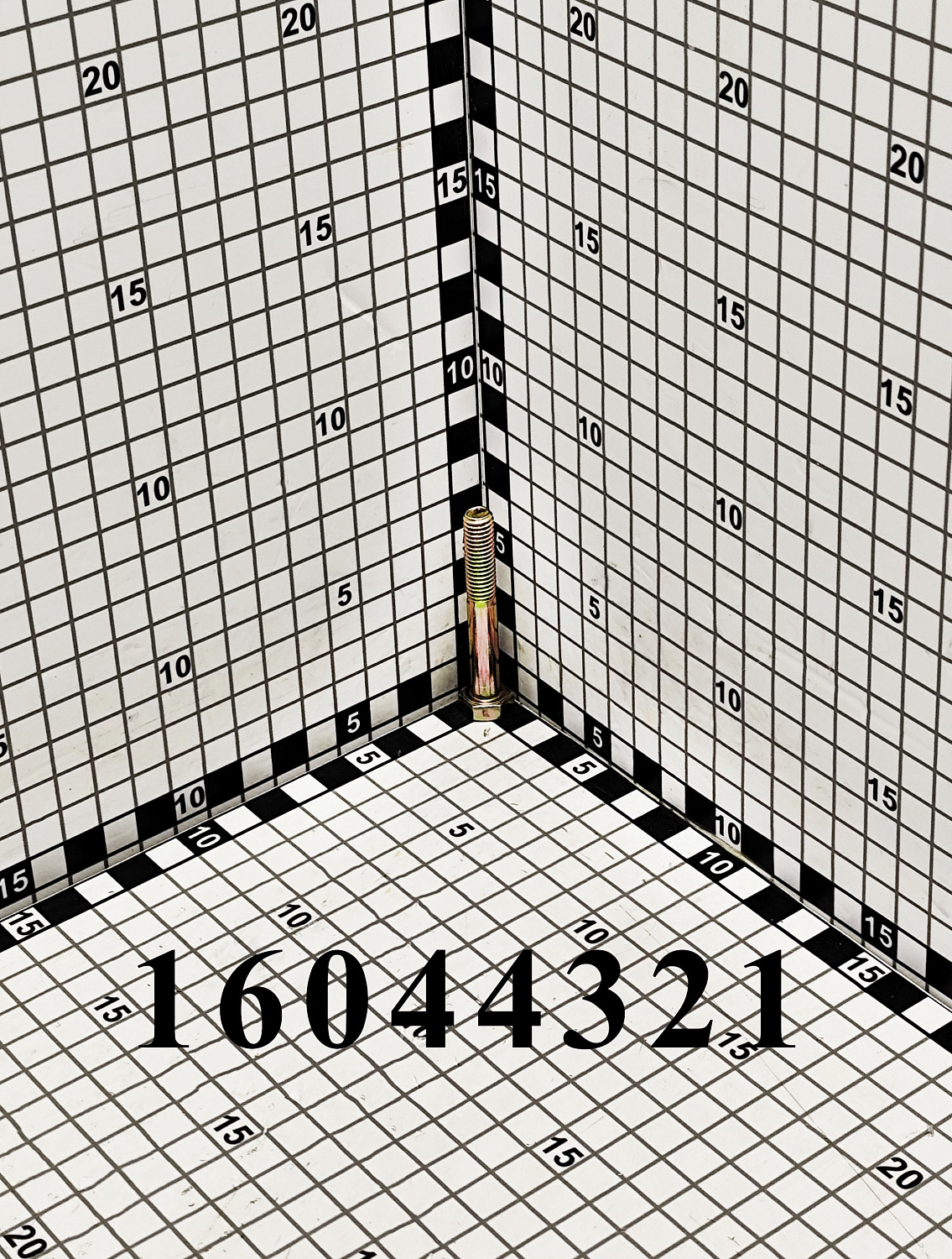 Винт 16044321 CNHi