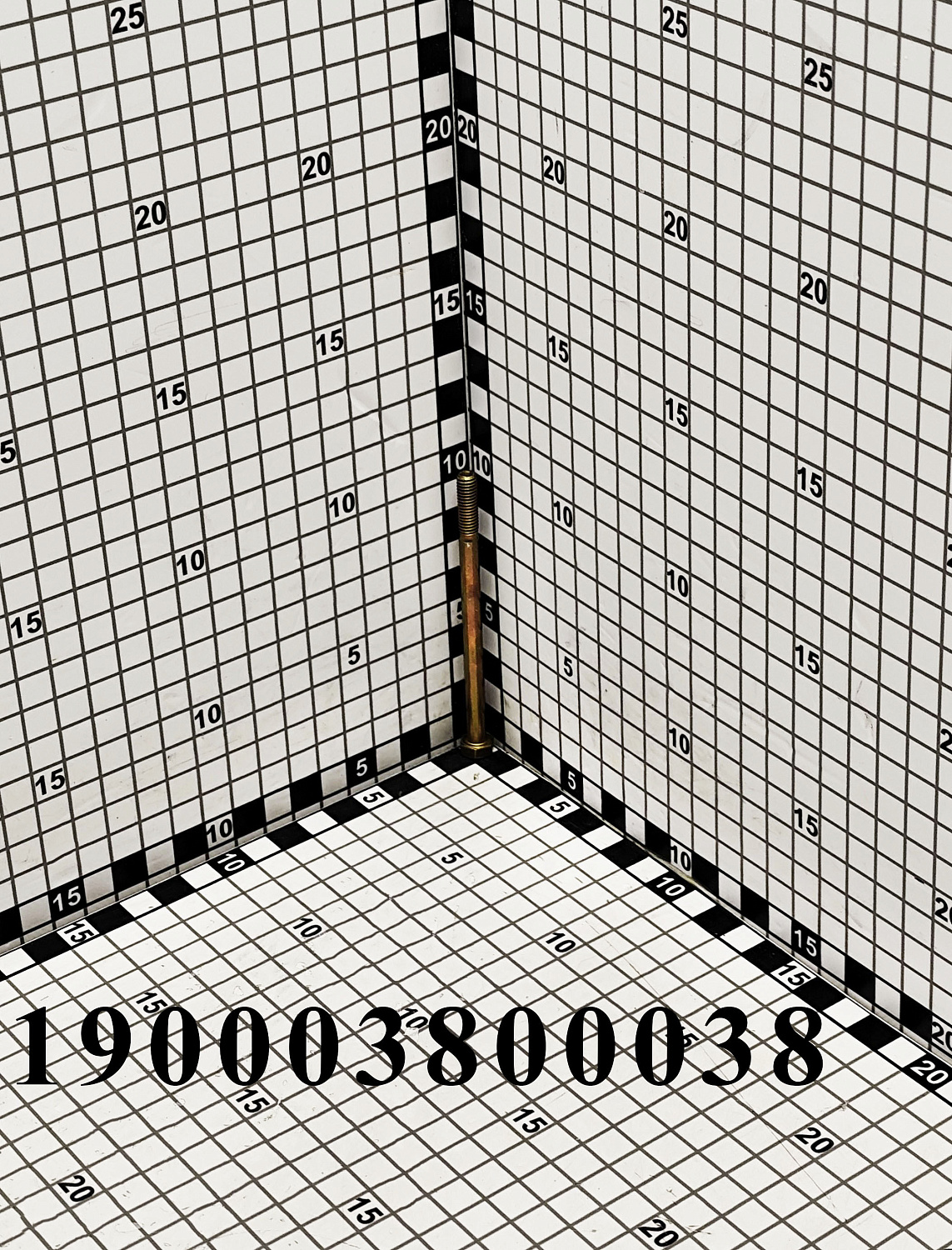 Винт 190003800038 CNHi