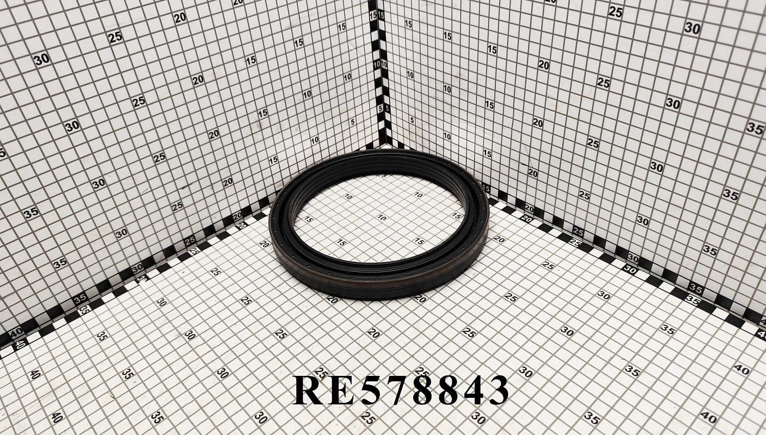 Сальник RE578843