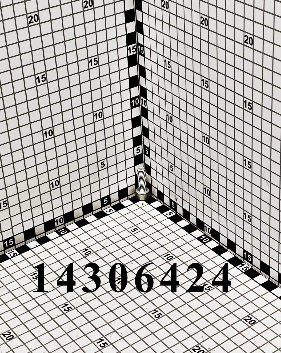 Винт 14306424 CNHi