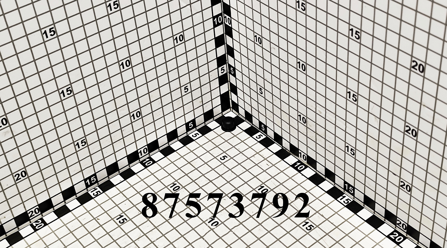 Пробка 87573792 CNHi