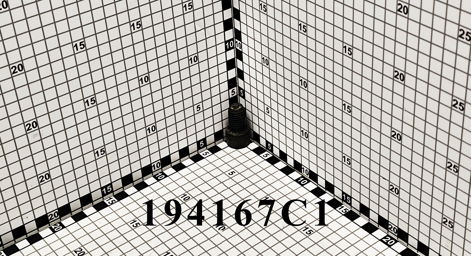 Винт 194167C1 CNHi