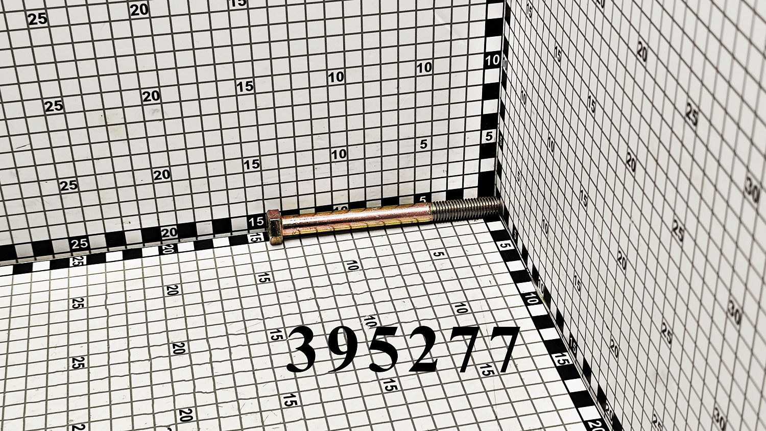 Болт 395277 CNHi