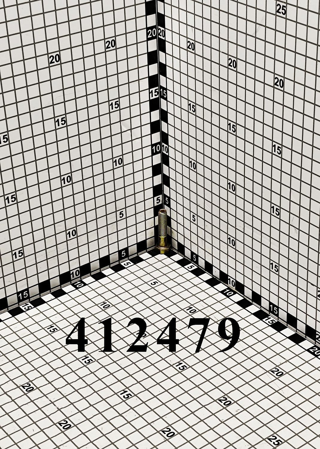 Болт 412479 CNHi