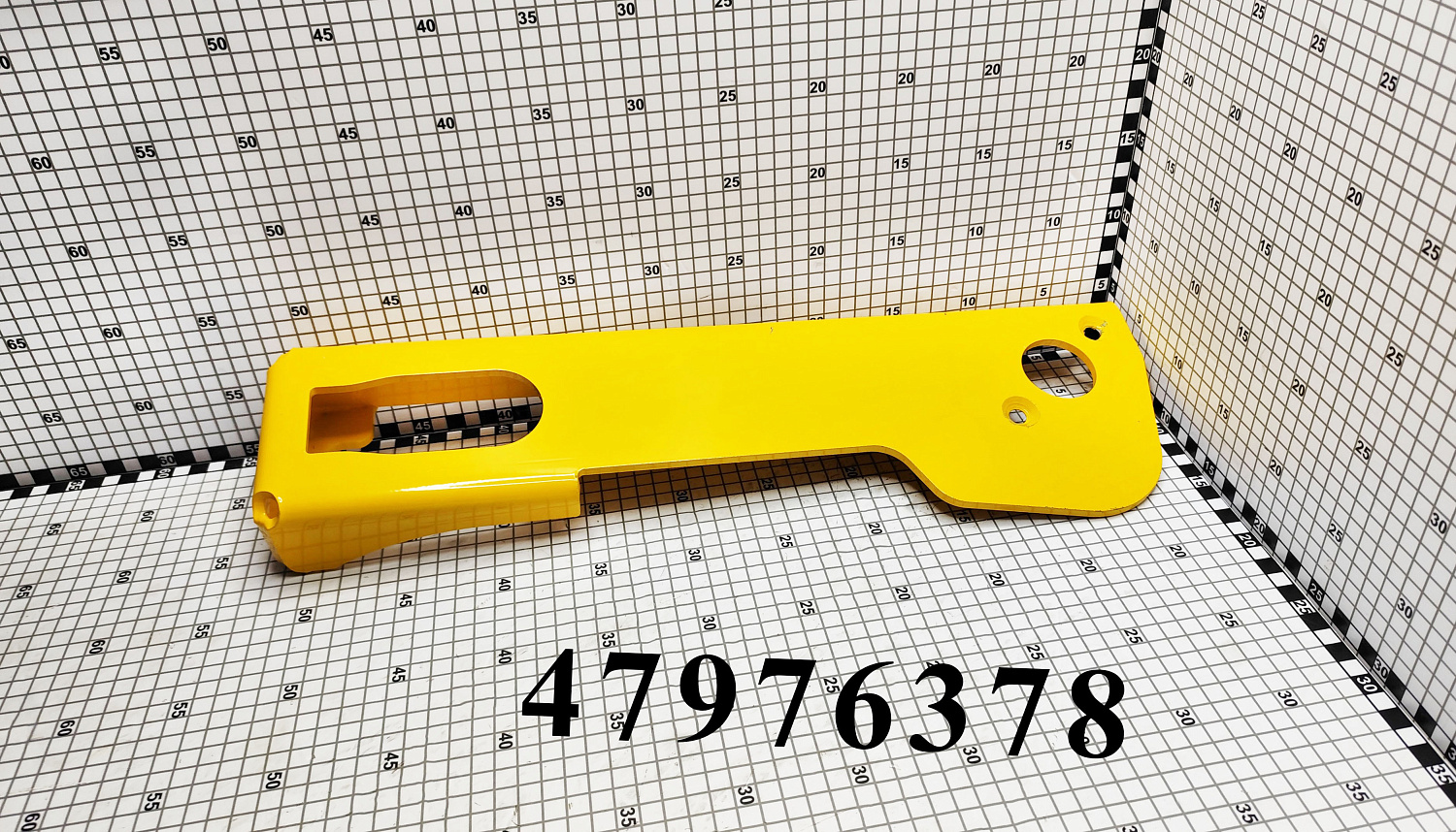 Пластина правая 47976378 CNHi