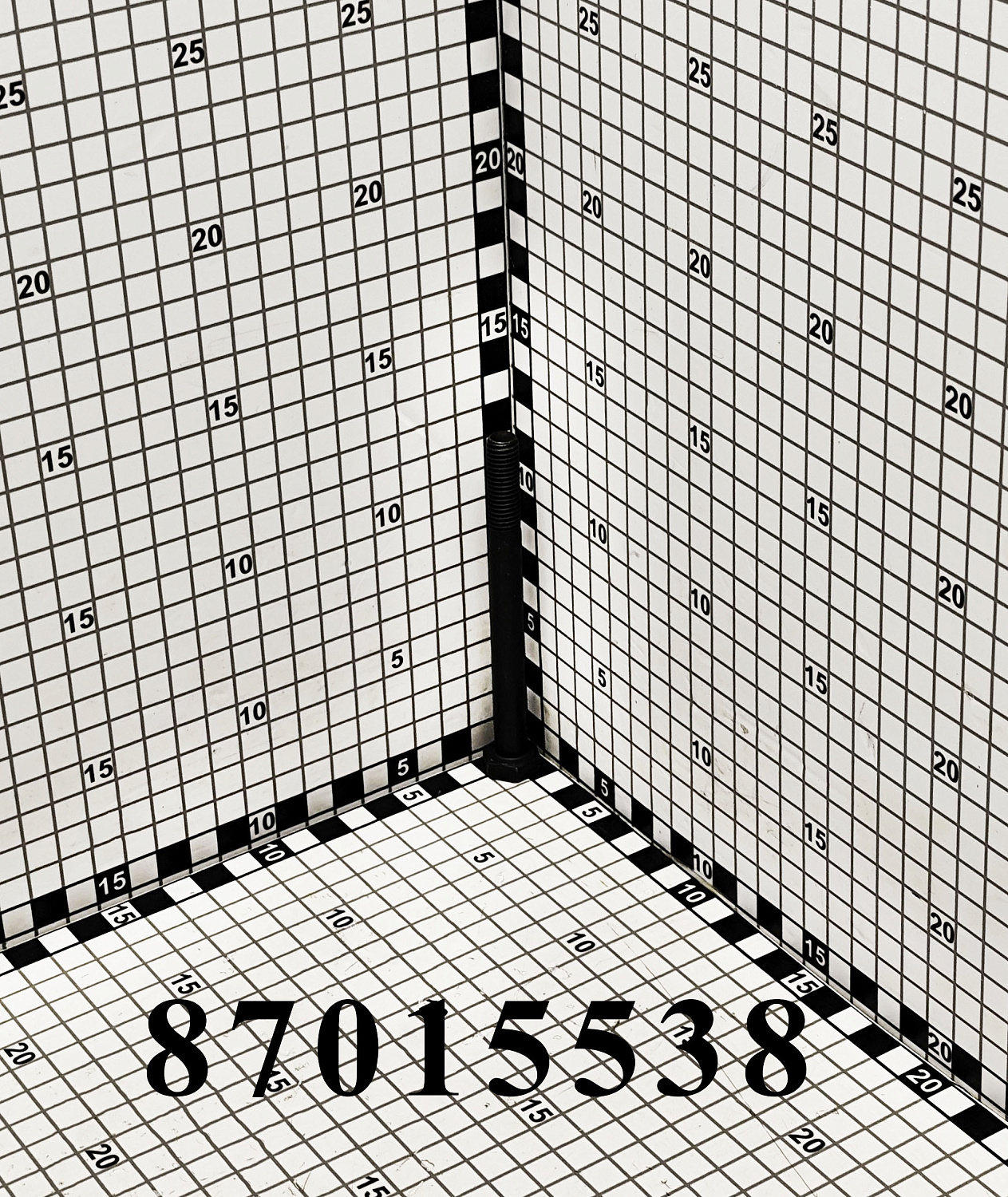 Болт 87015538 CNHi