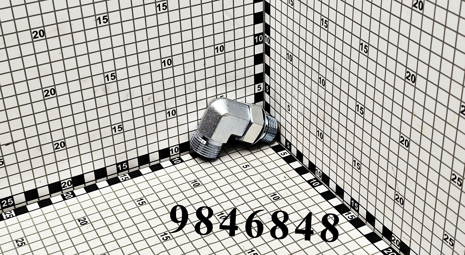 Фитинг 9846848 CNHi