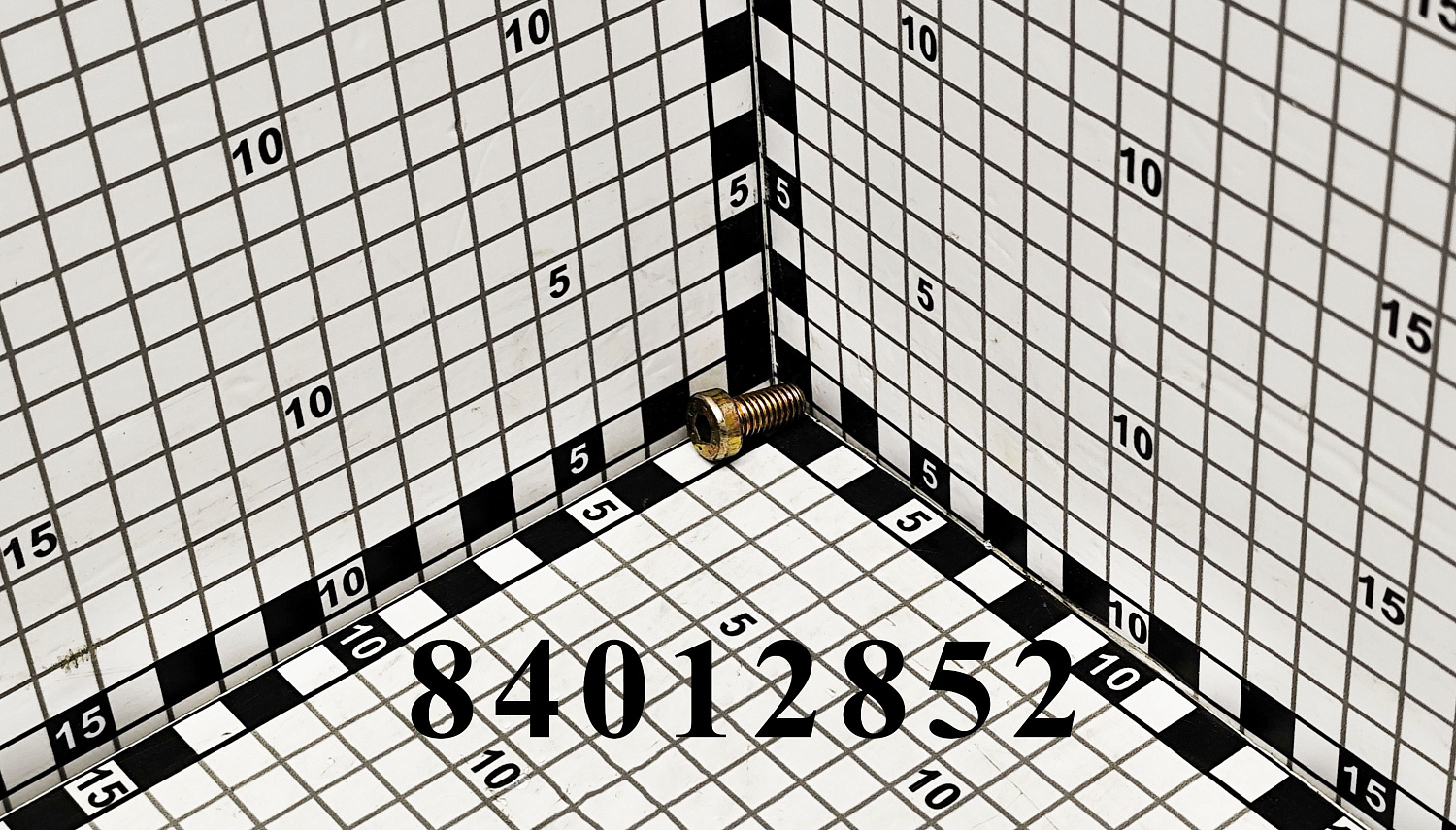 Винт 84012852 CNHi