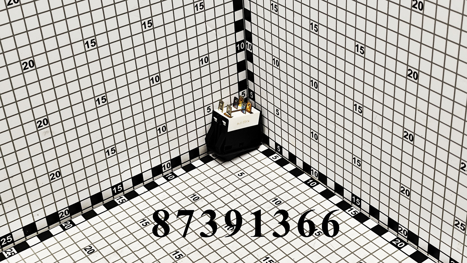 Кнопка 87391366 CNHi