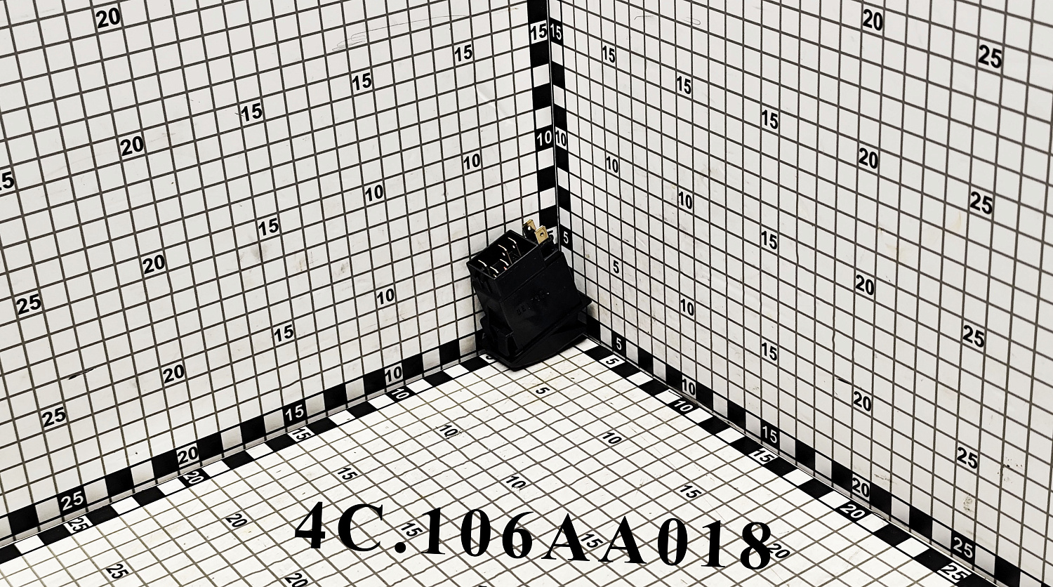 Переключатель кнопочный 4C.106AA018