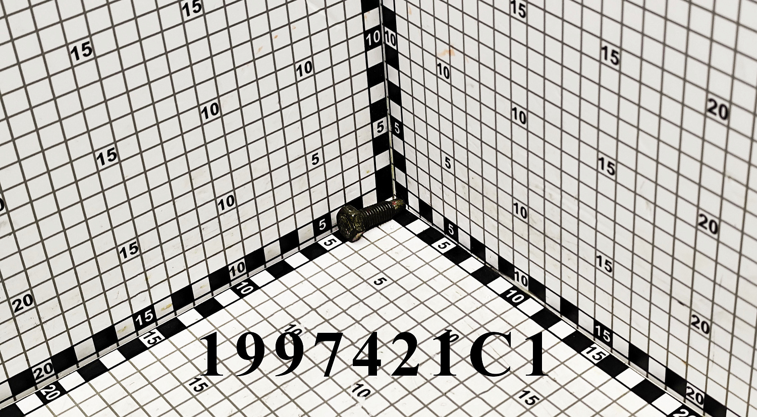 Болт 1997421C1 CNHi